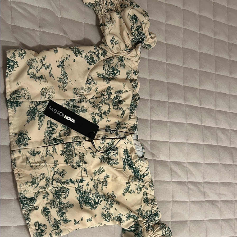 Fashion Nova Cream and Green Patterned Blouse